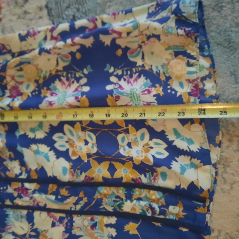 Collective Concepts Floral Keyhole Blouse - Blue and Yellow - Picture 6 of 8